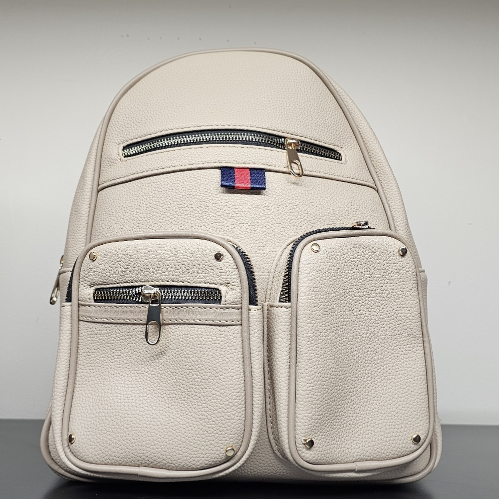 Backpack - Picture 2 of 4